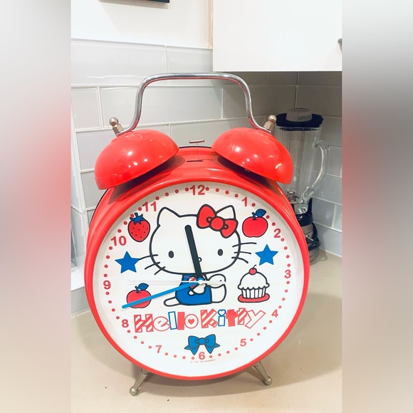 ๐๐๐GIANT HELLO KITTY ALARM CLOCK๐๐๐๐ - Picture 8 of 11
